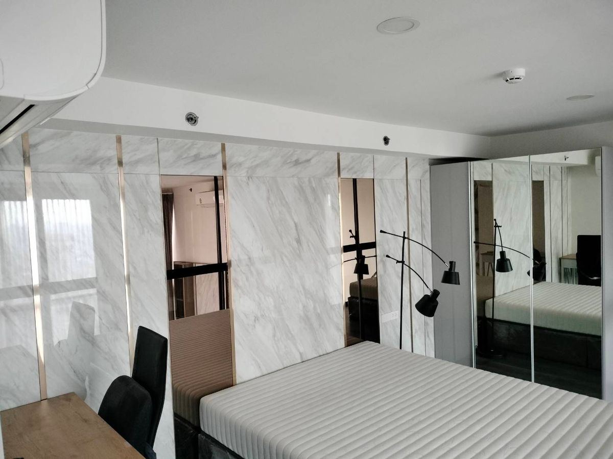 For RentCondoKasetsart, Ratchayothin : 🎯 The only room in the project! Knightsbridge Space 3 Bid 2 Penthouse style 📍 Luxury condo in the city center - complete with instant