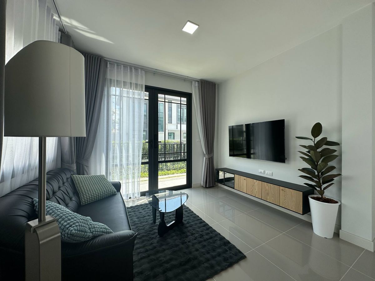 ให้เช่าบ้านสมุทรปราการ สำโรง : 🏡 บ้านหรูให้เช่า Grande Pleno Sukhumvit–Bangna 3 ห้องนอน พื้นที่กว้าง อยู่สบาย ย่านบางนา ตกแต่งสไตล์โมเดิร์น  เดินทางสะดวก ใกล้ทางด่วนบางนา–ตราด