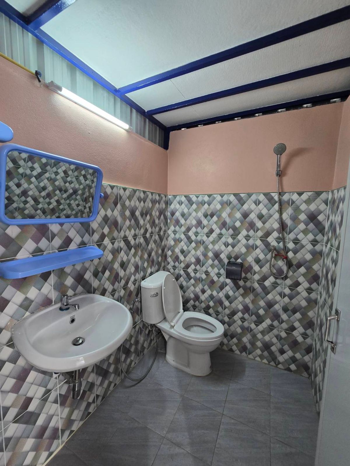 ให้เช่าโกดังพระราม 5 ราชพฤกษ์ บางกรวย : โกดังให้เช่า 100 ตร.ม. ทำเลดี ราคาถูก ย่านโฮมโปรราชพฤกษ์-วงเวียนพระราม 5 บางกรวย นนทบุรี