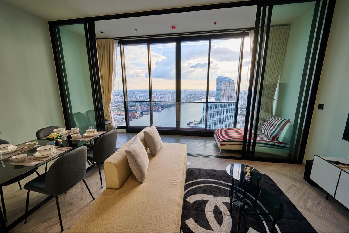 For RentCondoSathorn, Narathiwat : ● River view ● Floor 40+ 78.00 sq.m. | 2 bedrooms, river views, Asiatiques | Near Icon Siam 4 minutes, BTS BTS Saphan Taksin, Robinson Bang Rak 9 minutes 
 
