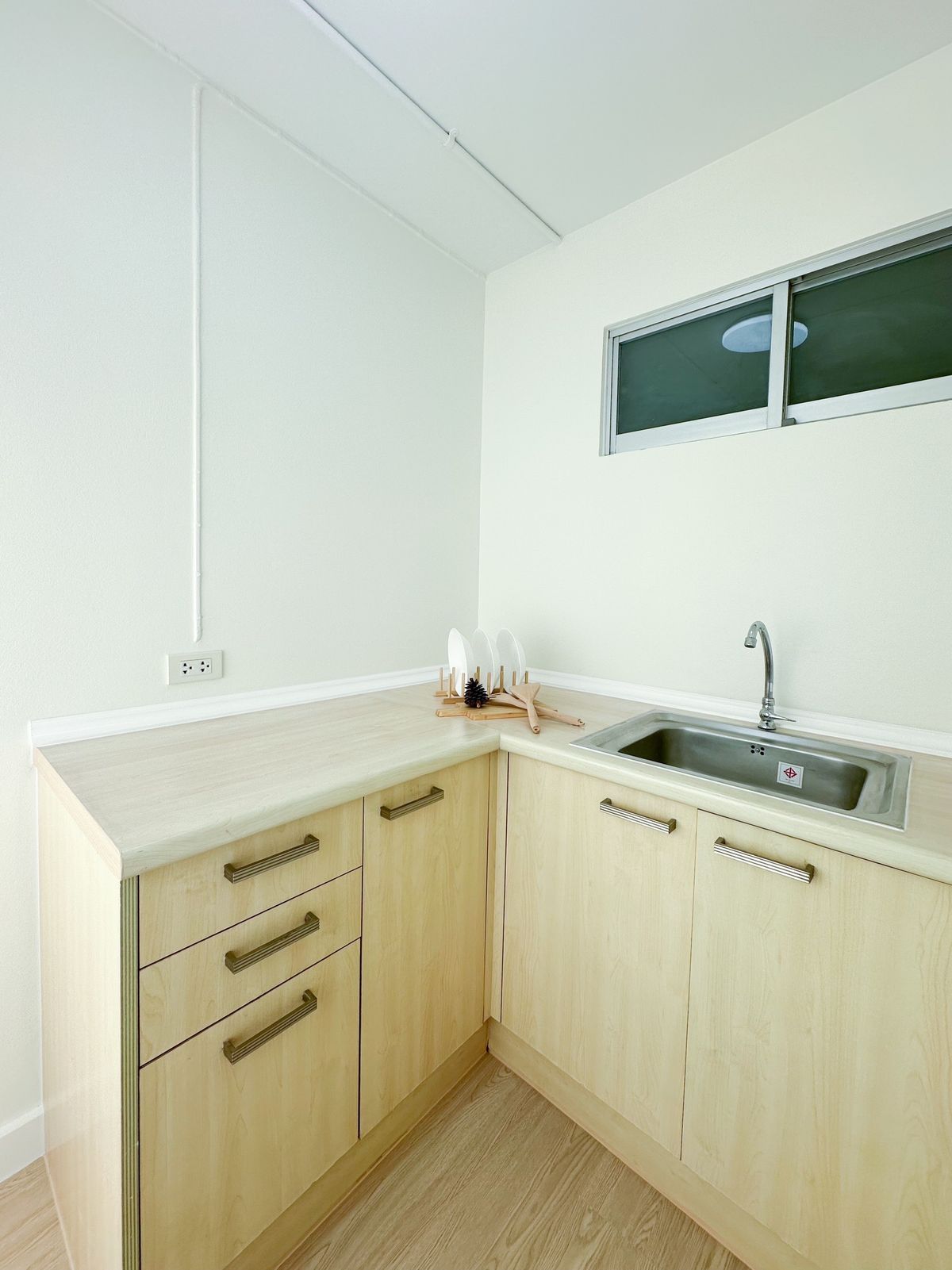 ขายคอนโดลาดพร้าว101 แฮปปี้แลนด์ : ขายห้องสวย!! คอนโด Lumpini Center Ladprao111 (ลุมพินี เซ็นเตอร์ ลาดพร้าว111) พร้อมลากกระเป๋าเข้าอยู่