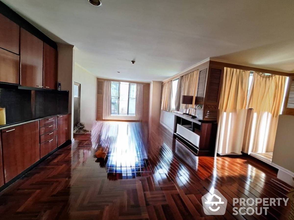 For SaleCondoSukhumvit, Asoke, Thonglor : 2-BR Condo at Lake Avenue Sukhumvit 16 near BTS Asok