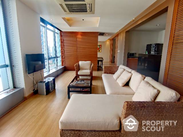 For SaleCondoWongwianyai, Charoennakor : 2-BR Condo at Baan Sathorn Chaopraya near BTS Krung Thon Buri