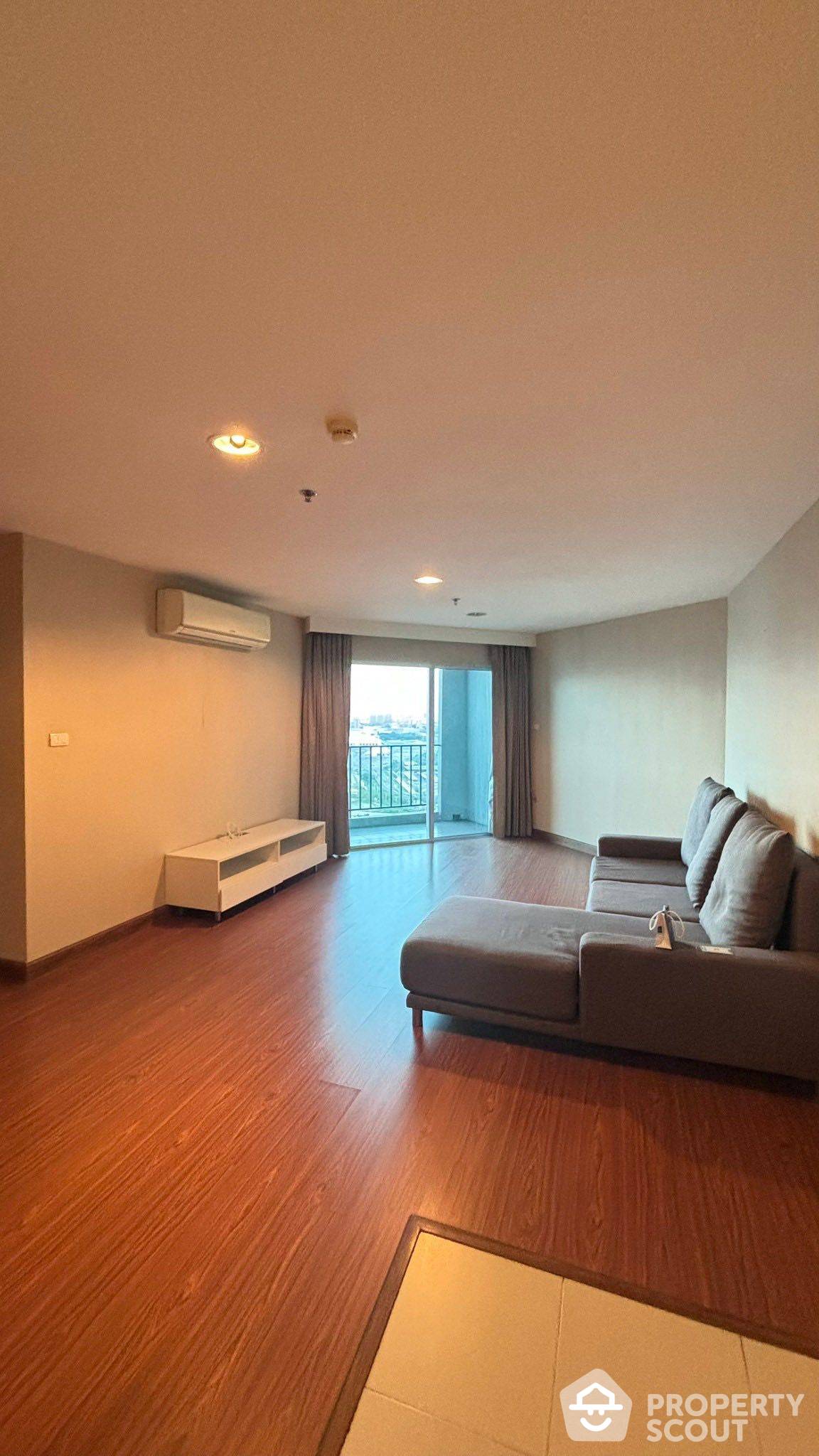 For SaleCondoRama9, Petchburi, RCA : 2-BR Condo at Belle Grand Rama 9 near MRT Phra Ram 9