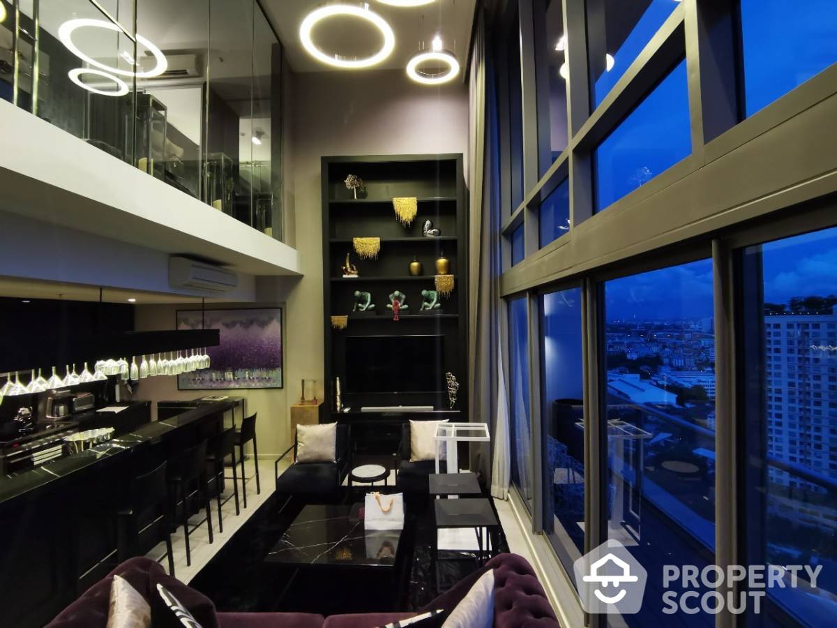 For SaleCondoSukhumvit, Asoke, Thonglor : 3-BR Condo at The Lofts Ekkamai near BTS Ekkamai