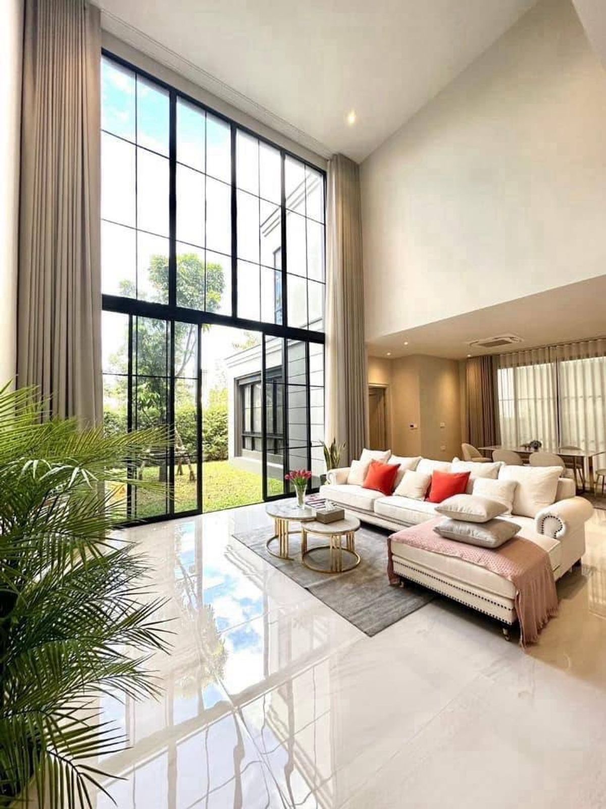 บ้านพัฒนาการ ศรีนครินทร์ : เช่า/ขาย Malton Gates กรุงเทพกรีฑา Luxury house สวย หรู พร้อมเช่า 