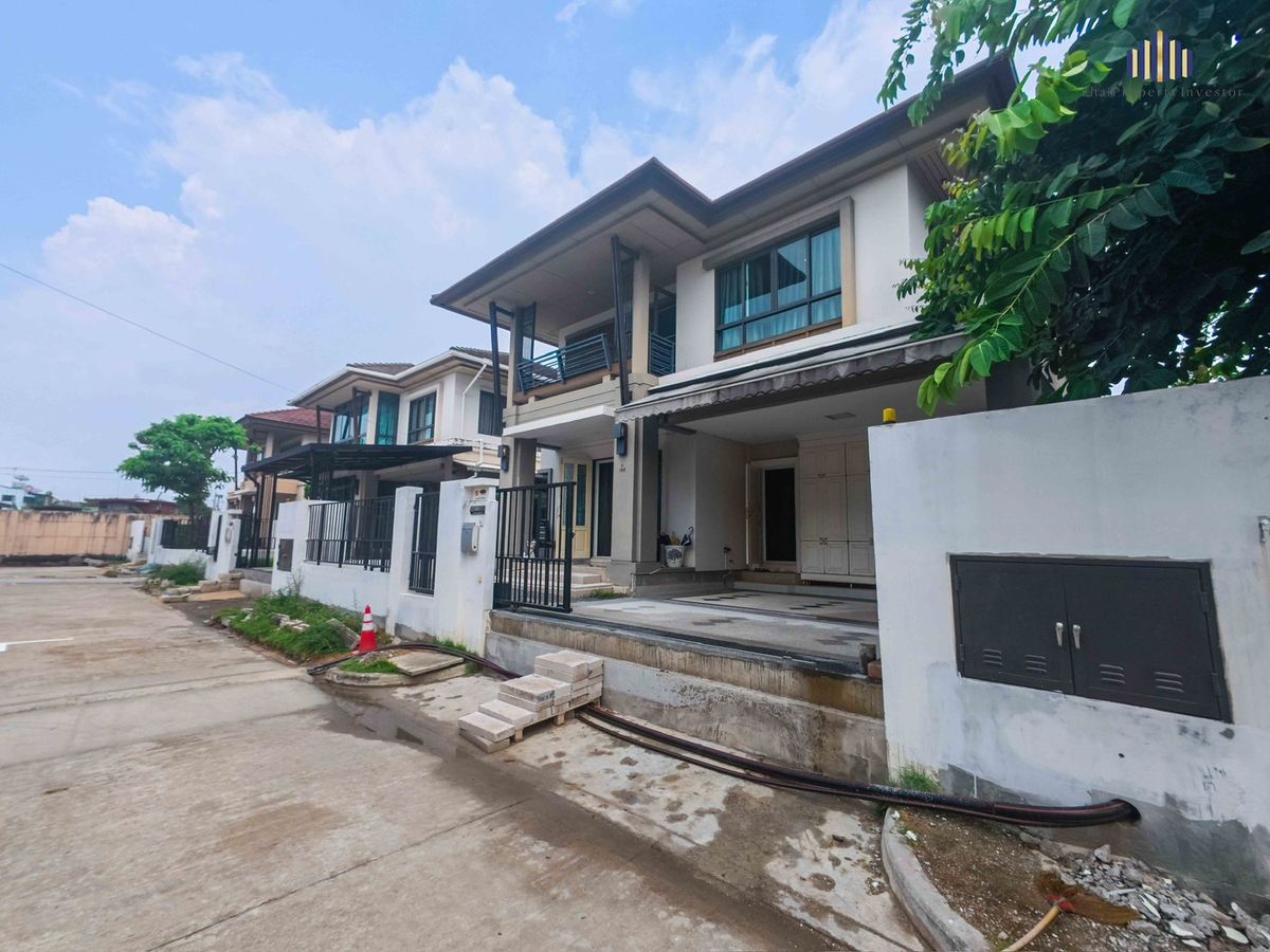 ขายบ้านปิ่นเกล้า จรัญสนิทวงศ์ : ราคาและสภาพบ้านดีที่สุดในโครงการ!! ขายบ้านเดี่ยว พร้อมอยู่ ตกแต่งสไตร์ยุโรป ฟังชั่นครบ ทำเลดใกล้ถนนใหญ่เชื่อมต่อหลายสาย เข้า-ออกเมืองสะดวก เนื้อที่ 55 ตร.วา. พื้นที่ใช้สอย 188 ตร.ม. ฟังก์ชั่นบ้าน 4 ห้องนอน 3 ห้องน้ำ 1 ห้องรับแขก 2 ที่จอดรถ ตำแหน่งดี ไม่มี