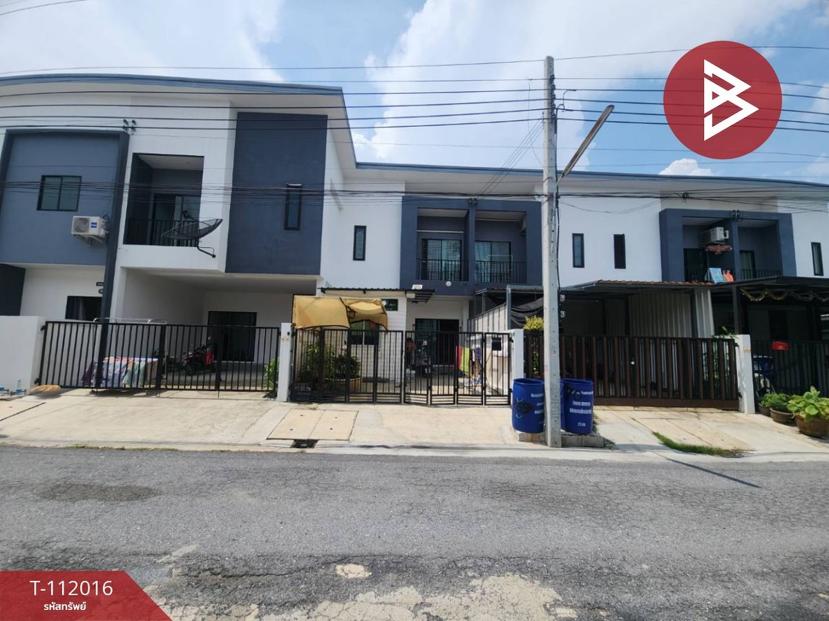 For SaleTownhomeSamut Prakan,Samrong : Townhouse for sale Muang Ek Village, Bang Pu, Samut Prakan, ready