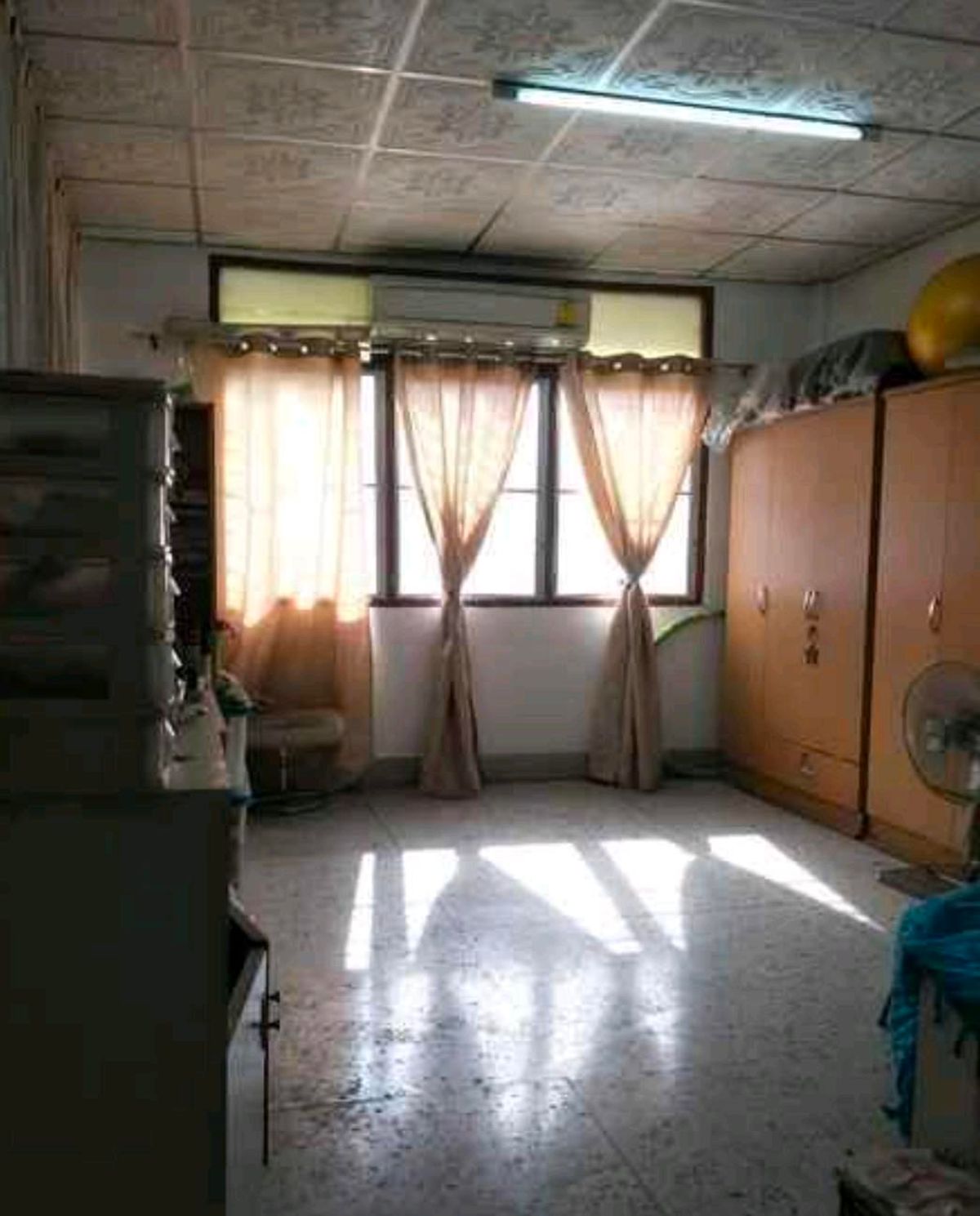 ขายทาวน์โฮมลาดพร้าว เซ็นทรัลลาดพร้าว : ขายทาวน์เฮ้าส์ 3ชั้น ซอยลาดพร้าว 1 แยก 3 ใกล้ห้างยูเนี่ยนมอลล์,MRT พหลโยธิน และBTS เซ็นทรัลลาดพร้าว พื้นที่ 19 ตรว. แปลงริม