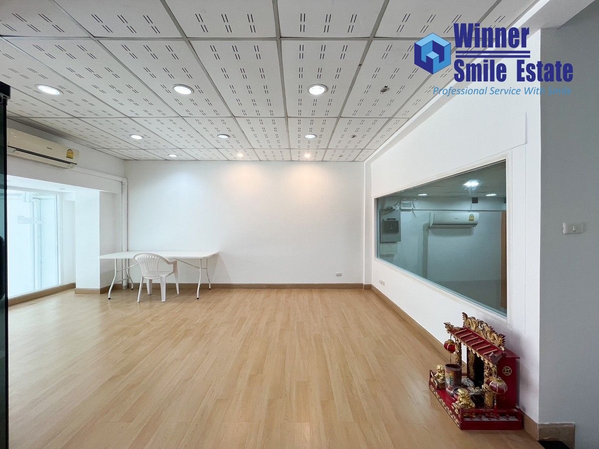 For SaleOfficeRama9, Petchburi, RCA : 3-story townhome for sale, special design, 290 sq.m., Rama 9 Soi 19 (the same alley as Rama 9 Temple), Rama 9-Ratchada