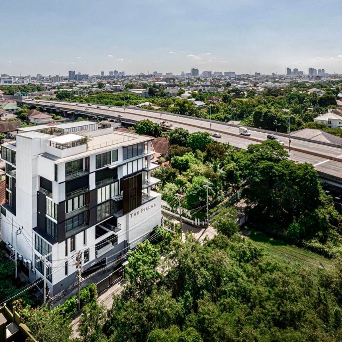 For SaleCondoOnnut, Udomsuk : The Pillar Sukhumvit 77 Pridi 26: Duplex Penthouse 314.04SQM. + 150 sqm.private rooftop 3BED 4BATH 55,000,000 AM: 0656199198
