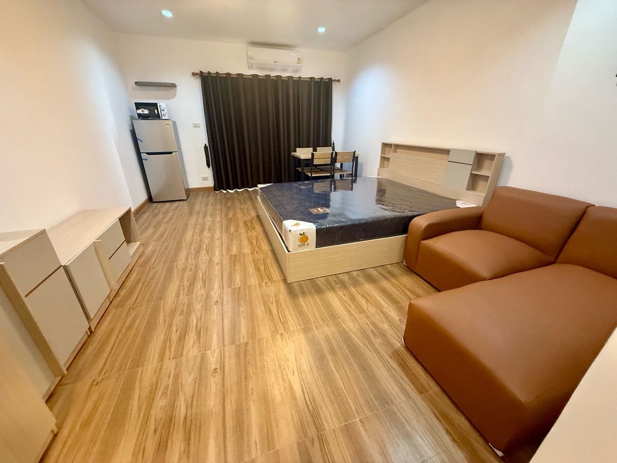 For RentCondoBangna, Bearing, Lasalle : Condo for rent Country Complex B New renovations near BTS Bangna/Udomsuk