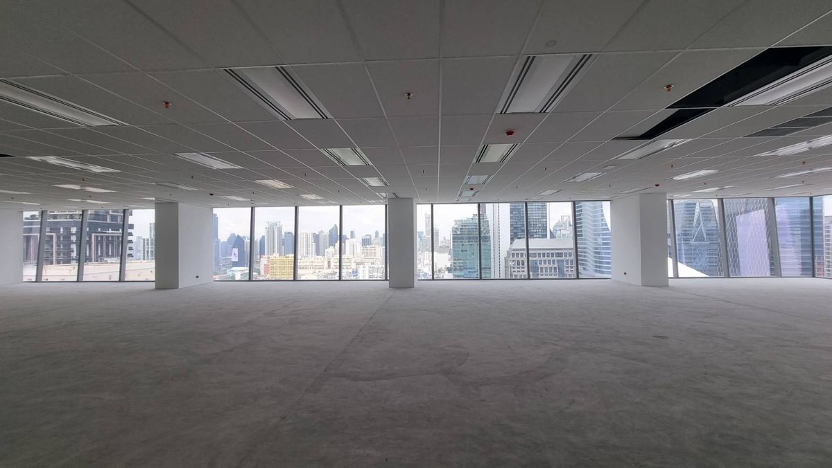 For RentOfficeWitthayu, Chidlom, Langsuan, Ploenchit : Ploenchit Chidlom, 500 sq.m. of office rental, beautiful building, luxurious building, good rent 
 
