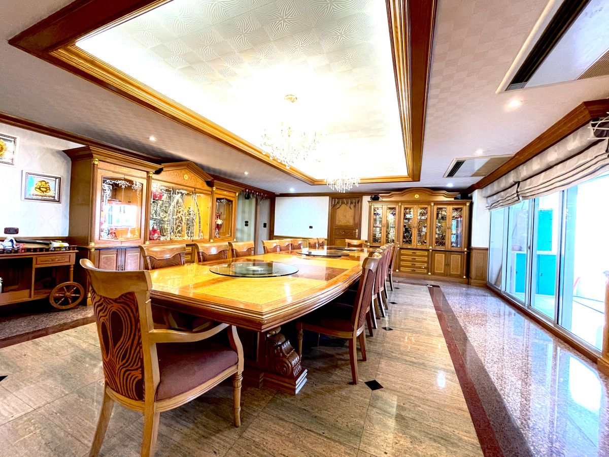 For RentCondoWongwianyai, Charoennakor : Rental on the 658, sqm, river view with good furniture