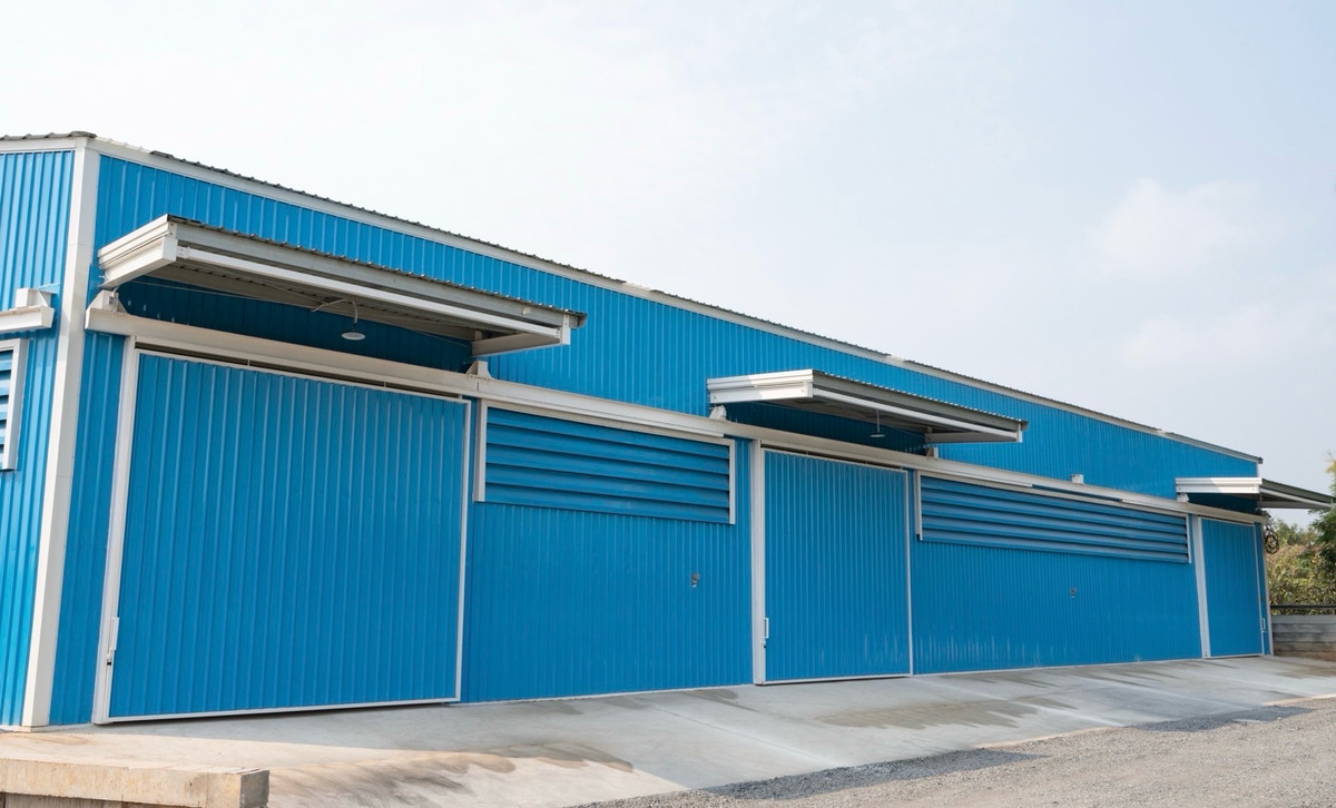 ให้เช่าโกดังปทุมธานี รังสิต ธรรมศาสตร์ : โกดังให้เช่า สร้างเสร็จใหม่ๆ พร้อมใช้งาน ตั้งอยู่ที่ คลอง 4 จ.ปทุมธานี