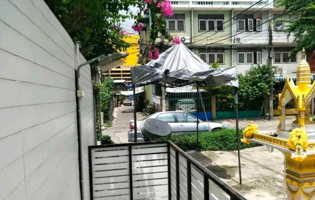 ขายทาวน์โฮมลาดพร้าว เซ็นทรัลลาดพร้าว : ขายทาวน์เฮ้าส์ 3ชั้น ซอยลาดพร้าว 1 แยก 3 ใกล้ห้างยูเนี่ยนมอลล์,MRT พหลโยธิน และBTS เซ็นทรัลลาดพร้าว พื้นที่ 19 ตรว. แปลงริม