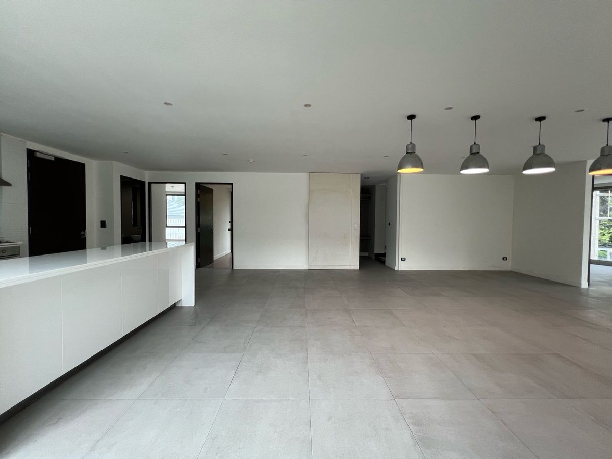 ขายคอนโดอ่อนนุช อุดมสุข : ขาย 3 ห้องนอน ไซส์ใหญ่ ขนาด 175 ตรม. ห้องมุม คอนโด Click Condo Sukhumvit 65 ใกล้ BTS เอกมัย สนใจโทร.062-339-3663