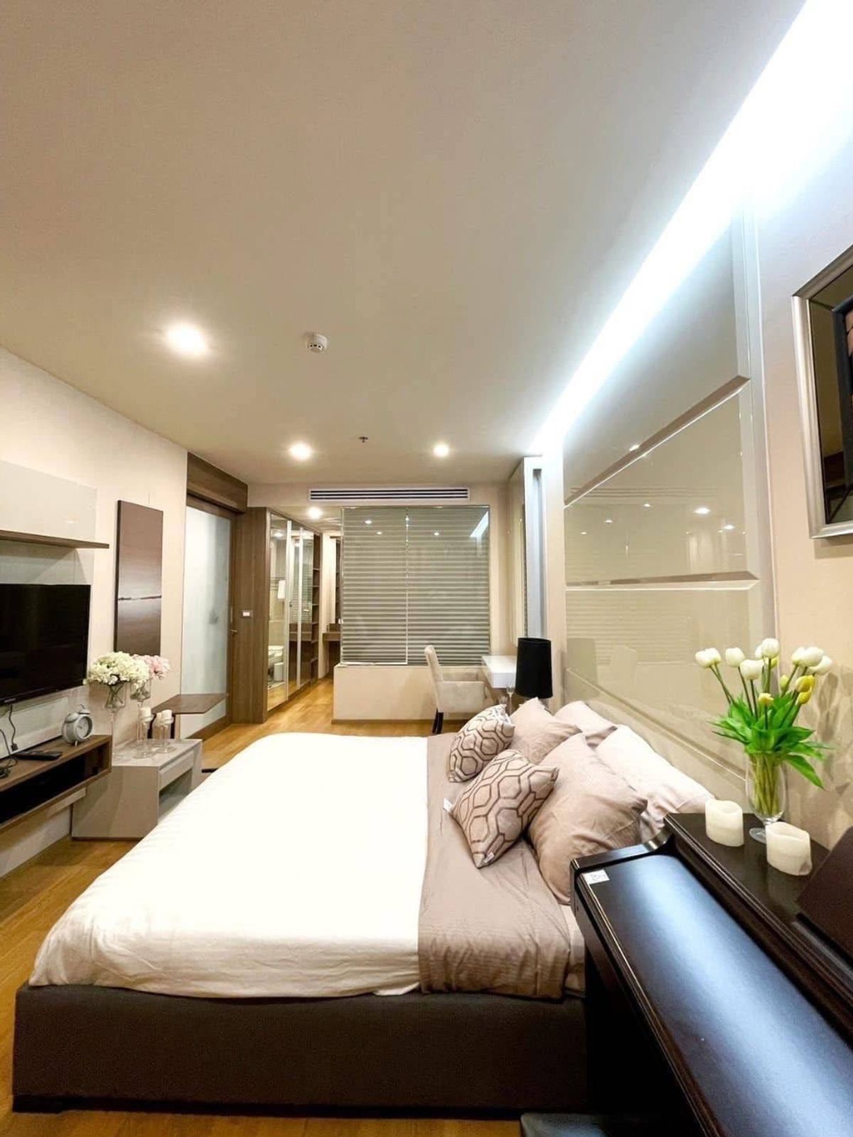 ให้เช่าคอนโดสาทร นราธิวาส : ห้องใหญ่ ใจกลางสาทร พร้อมเข้าอยู่  The Address Sathorn 12   1 bed1 bath ค่าเช่า 36,000 บาท / เดือน Call: 086-746-8882 (K. Cooper) 