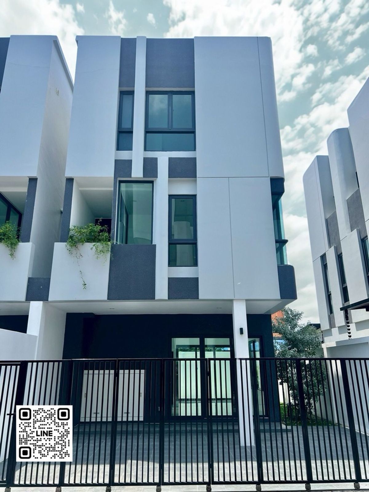 ขายทาวน์โฮมสุขุมวิท อโศก ทองหล่อ : ขายบ้าน Kingson Sukhumvit 101/1
BTS อุดมสุข