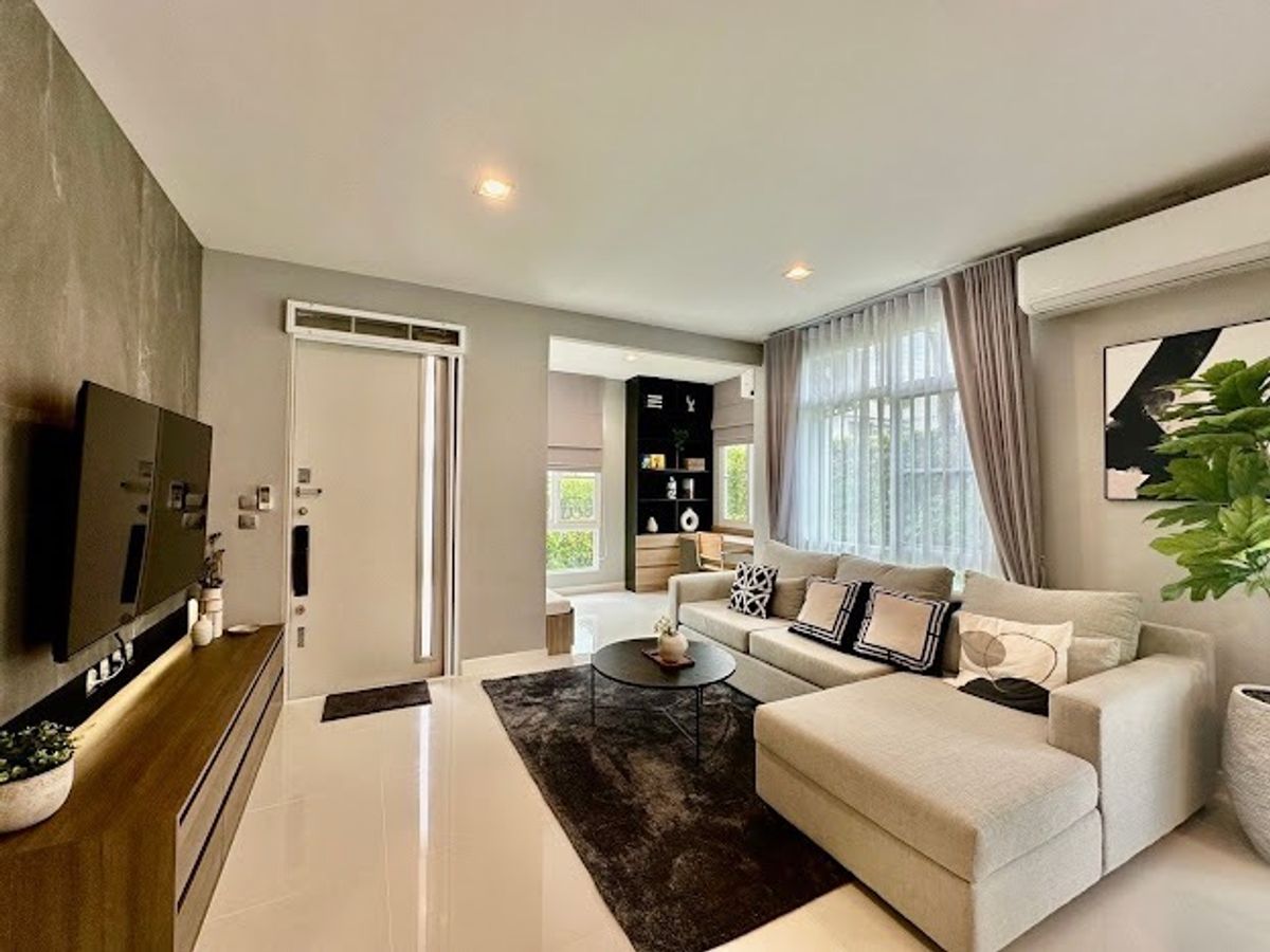 ให้เช่าบ้านบางนา แบริ่ง ลาซาล : 💥 4 ห้องนอน 4 ห้องน้ำ 💥 ให้เช่า บ้านเดี่ยว หมู่บ้าน มัณฑนา บางนา-กม.7* ใกล้เมก้าบางนา ประมาณ 1 กิโลเมตร
