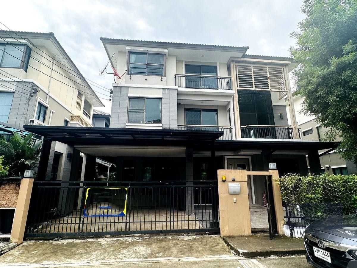 For RentHousePattanakan, Srinakarin : ✨ Luxury 3-Storey Single House at The Plant Elite Pattanakarn 38 Fully built-in furnished, move-in ready Prime location near Thonglor