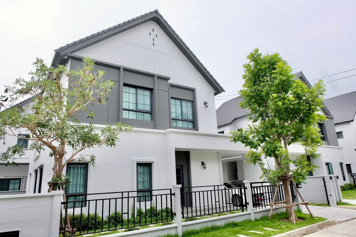 ขายบ้านบางนา แบริ่ง ลาซาล : ขายบ้านเดี่ยว Centro บางนา ตกแต่งหรูพร้อมข้าอยู่ 58 ตรว 230 ตรม 4 ห้องนอน 4 ห้องน้ำ