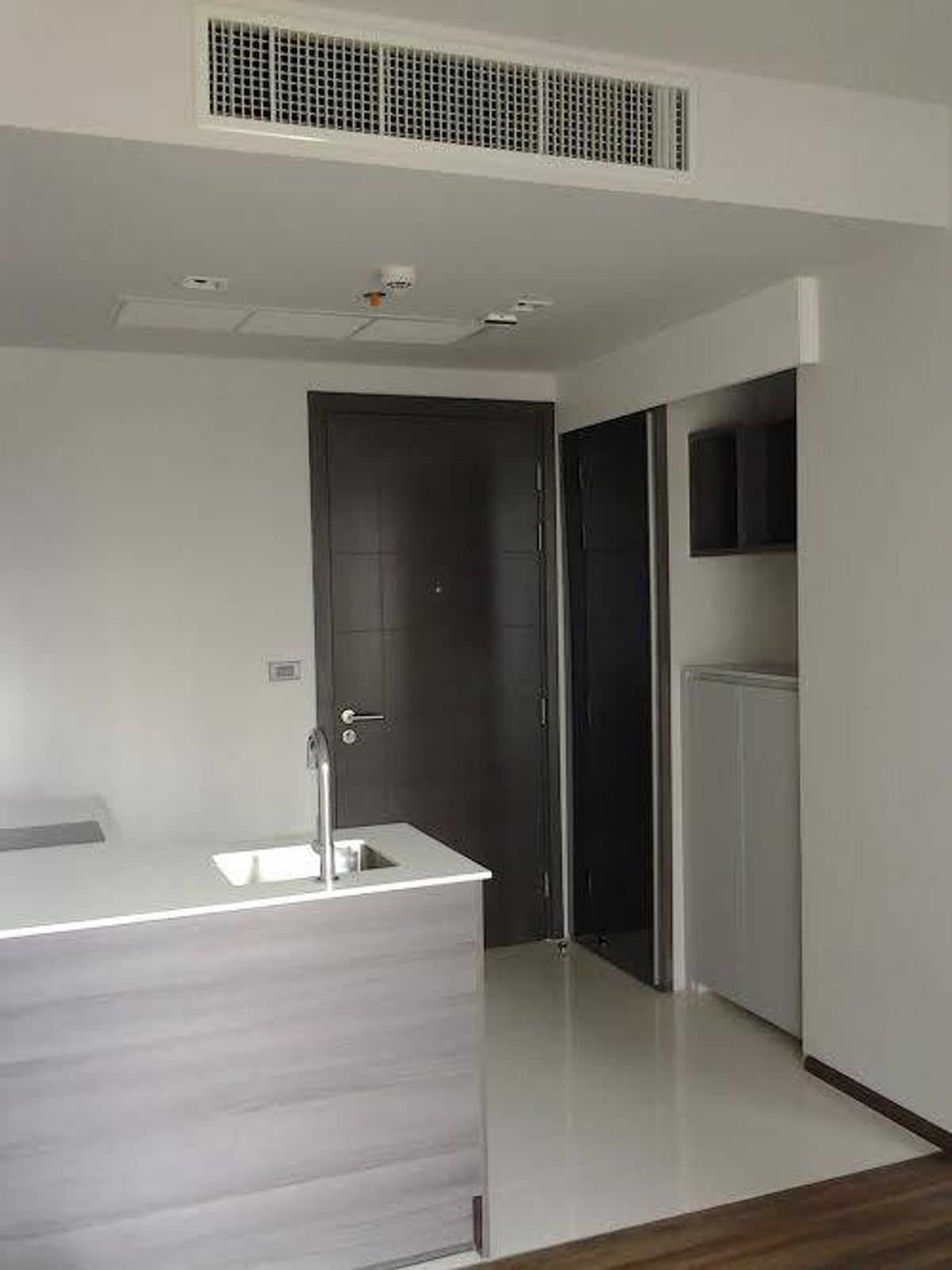 ขายคอนโดสุขุมวิท อโศก ทองหล่อ : FOR SALE  1 BEDROOM 35 SQ.M   BEST PRICE  AND RENOVATED ALREADY   NEGOTIATION NOW   