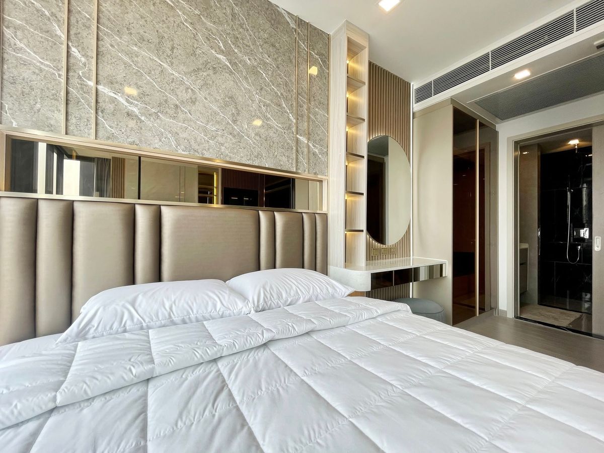 For RentCondoRama9, Petchburi, RCA : One9five Asoke - Rama 9 Condo, convenient to travel near MAT BTS, have a full furniture shuttle. Ready to stay immediately  