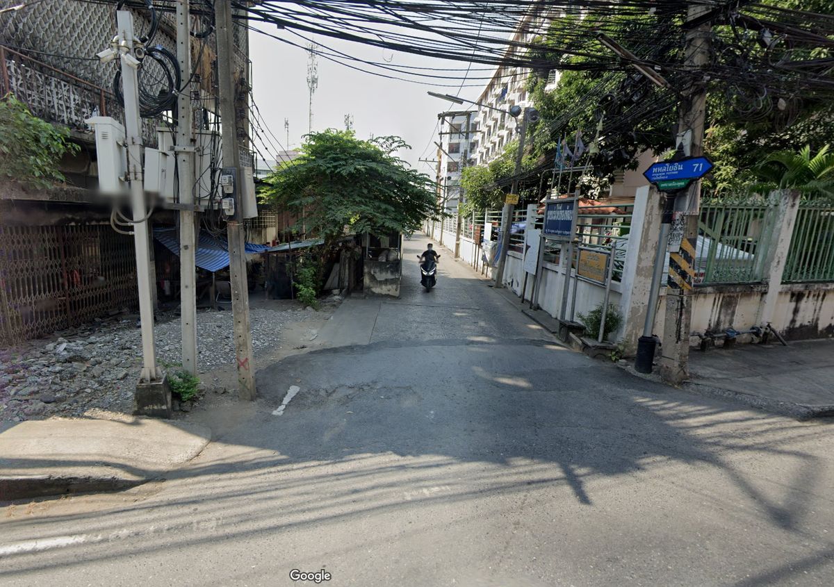 ขายที่ดินปทุมธานี รังสิต ธรรมศาสตร์ : 🏗️ โอกาสทอง! ที่ดินแปลงสวย พหลโยธิน ทำเลศักยภาพ  เหมาะสำหรับปลูกบ้านพักอาศัย หรือโครงการขนาดเล็ก ทำเลมีความเป็นส่วนตัว เข้า-ออกสะดวก