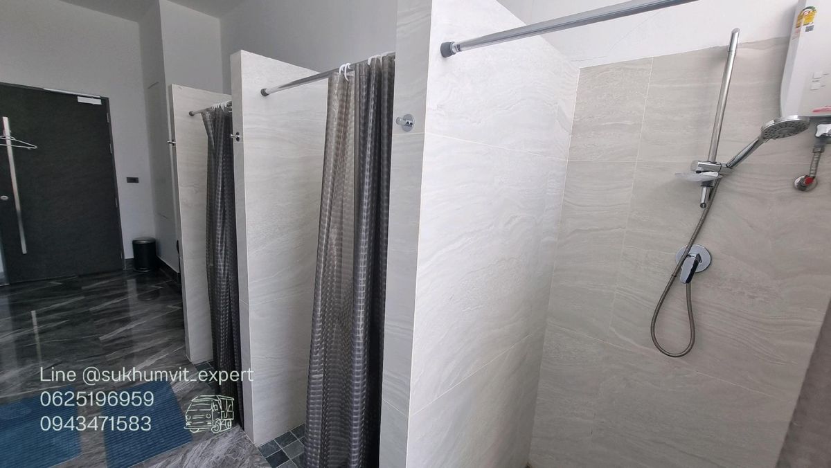 For RentRetail SpaceWitthayu, Chidlom, Langsuan, Ploenchit : Ploenchit Chidlom, rent a sales area of ​​438 sq.m., ceiling height, 6 meters high, beautiful building view, luxurious rental price  