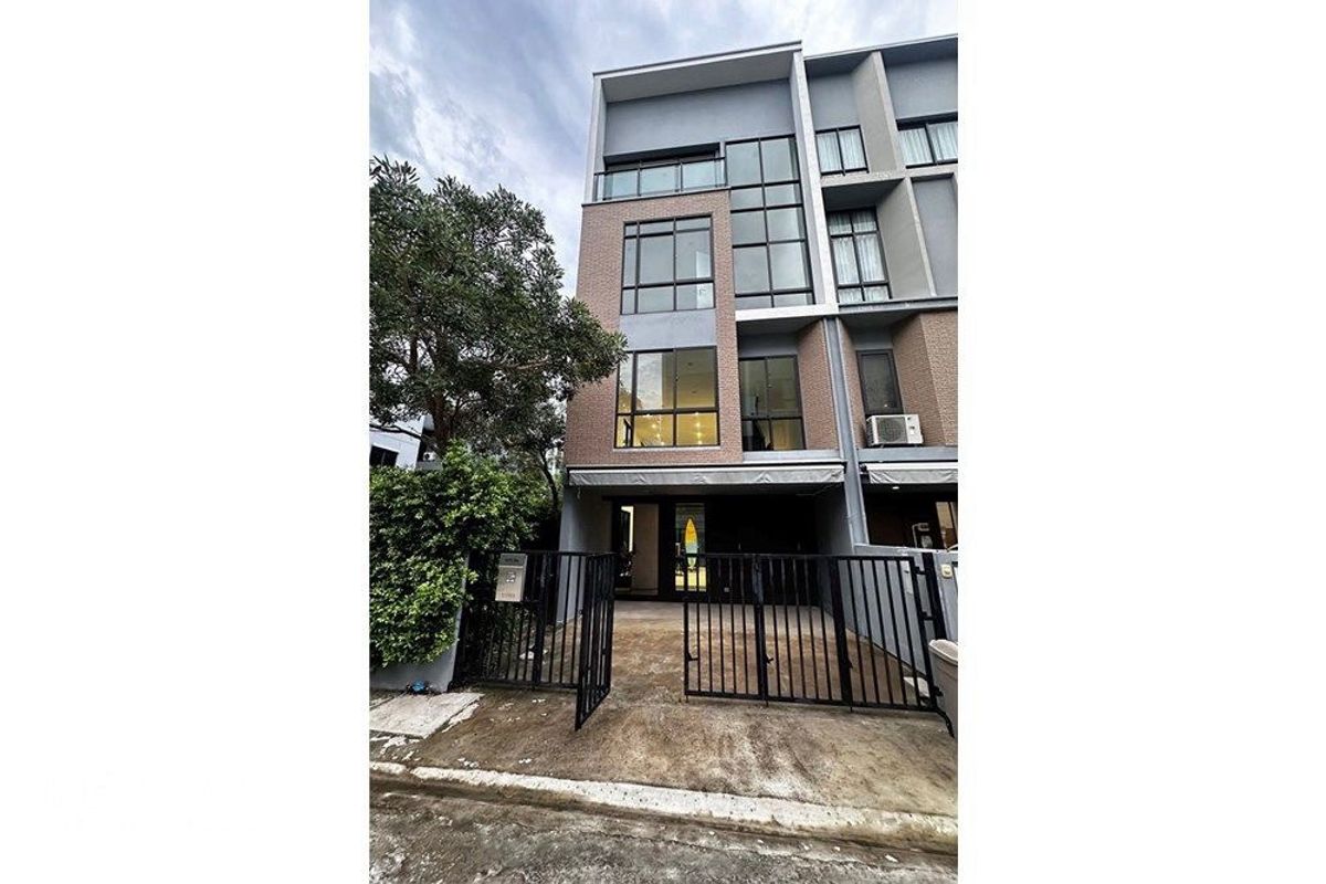 ให้เช่าทาวน์โฮมพัฒนาการ ศรีนครินทร์ : Townhouse หลังมุม มีพื้นที่ด้านข้างให้เช่า
