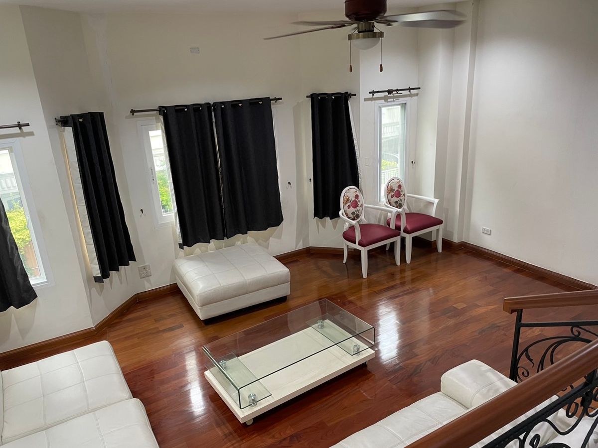 For RentTownhomeSathorn, Narathiwat : ✨ Luxury Townhome for Rent in Chong Nonsi Fully equipped with modern amenities in a peaceful, green environment. Conveniently located near BTS Chong Nonsi and MRT Lumpini for easy city access.