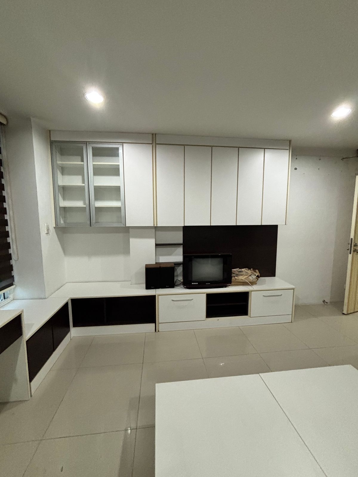 For RentShop HouseThaphra, Talat Phlu, Wutthakat : Rent- 4-story commercial Building, The British Kalapapruek