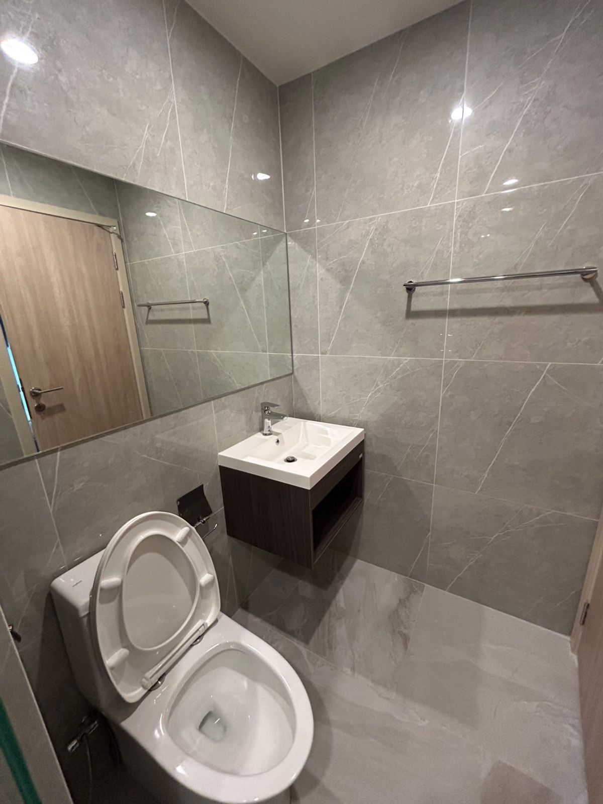 For RentCondoRama9, Petchburi, RCA : 🔥🔥 NUE District R9 rental size 26 sqm 🔥🔥