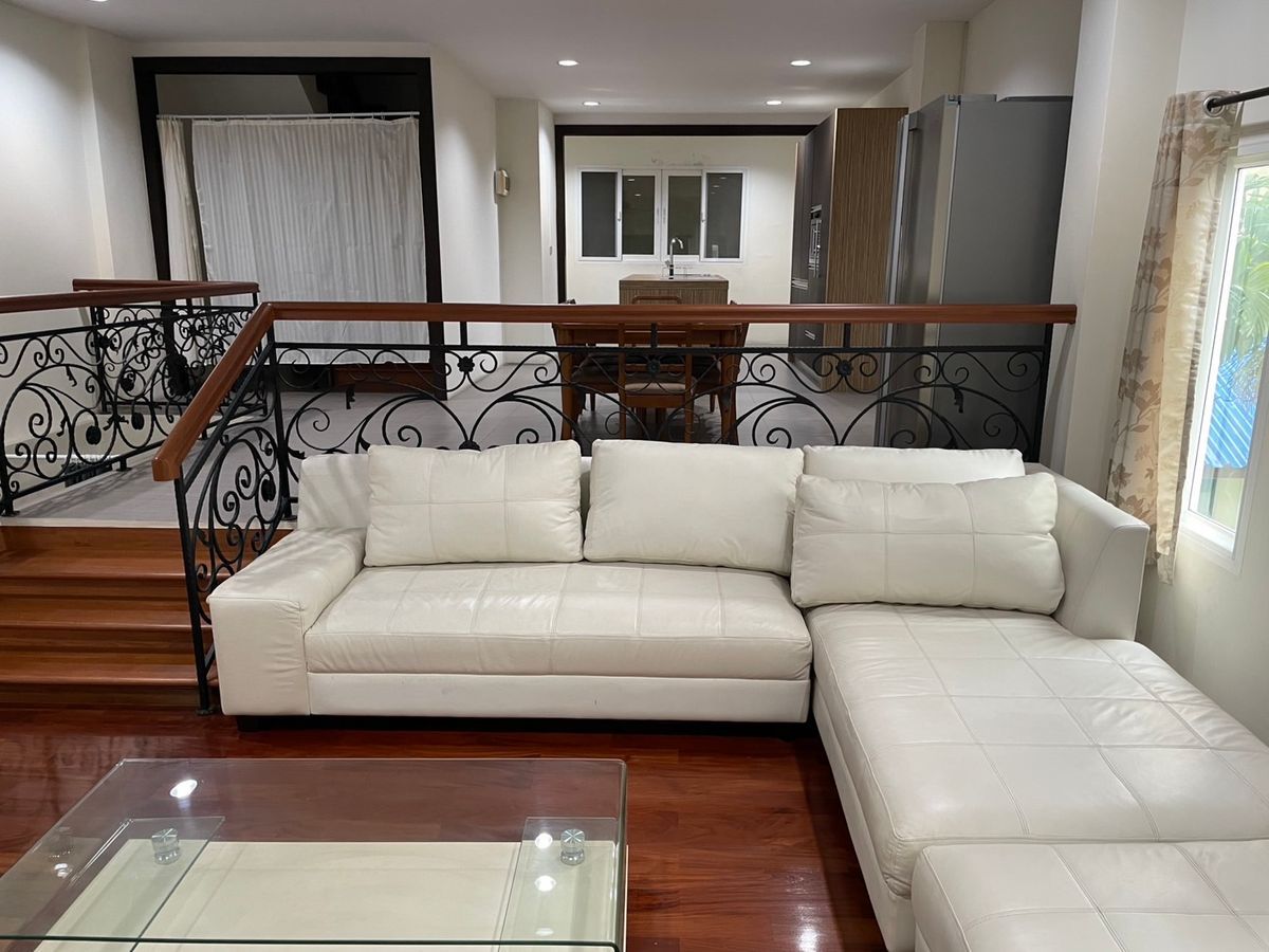 For RentTownhomeSathorn, Narathiwat : ✨ Luxury Townhome for Rent in Chong Nonsi Fully equipped with modern amenities in a peaceful, green environment. Conveniently located near BTS Chong Nonsi and MRT Lumpini for easy city access.