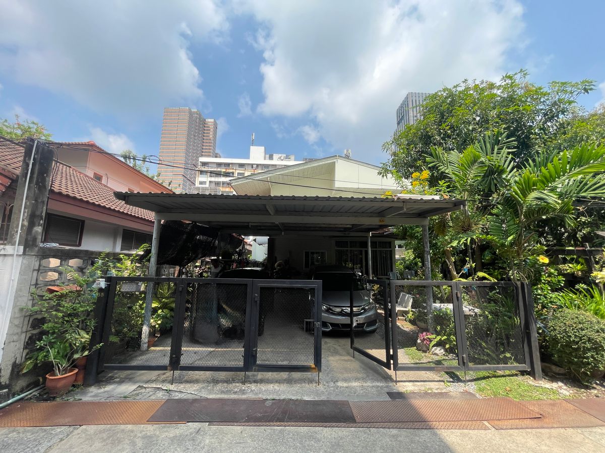 ขายบ้านอารีย์ อนุสาวรีย์ : บ้าน พหลโยธิน ซอย 8 / 3 ห้องนอน (ขาย), Detached House Phahonyothin Soi 8 / 3 Bedrooms (FOR SALE) NUB748