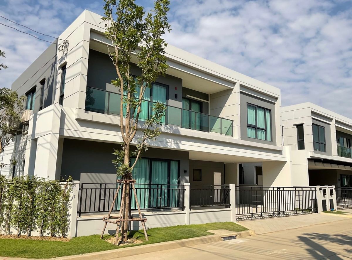 ให้เช่าบ้านบางนา แบริ่ง ลาซาล : LTH12439 – House For Rent at Centro Bangna Size 61 SQ.W 289 SQ.M 4 Beds 5 Baths Near Mega Bangna ONLY 150K/Month
