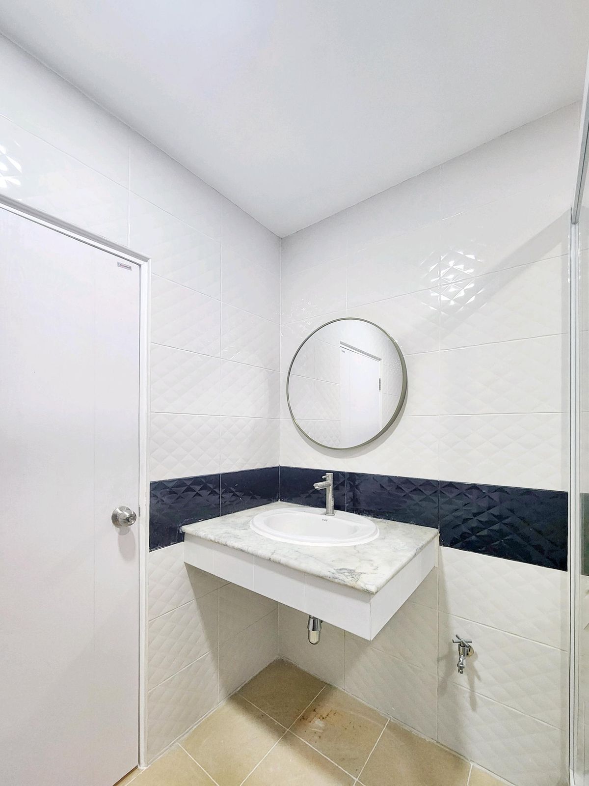 For SaleCondoPattanakan, Srinakarin : Condo 2 bedrooms, 1 water, development zone Near the train, only 150 meters, near the Srinakarin area, price 2, xx baht