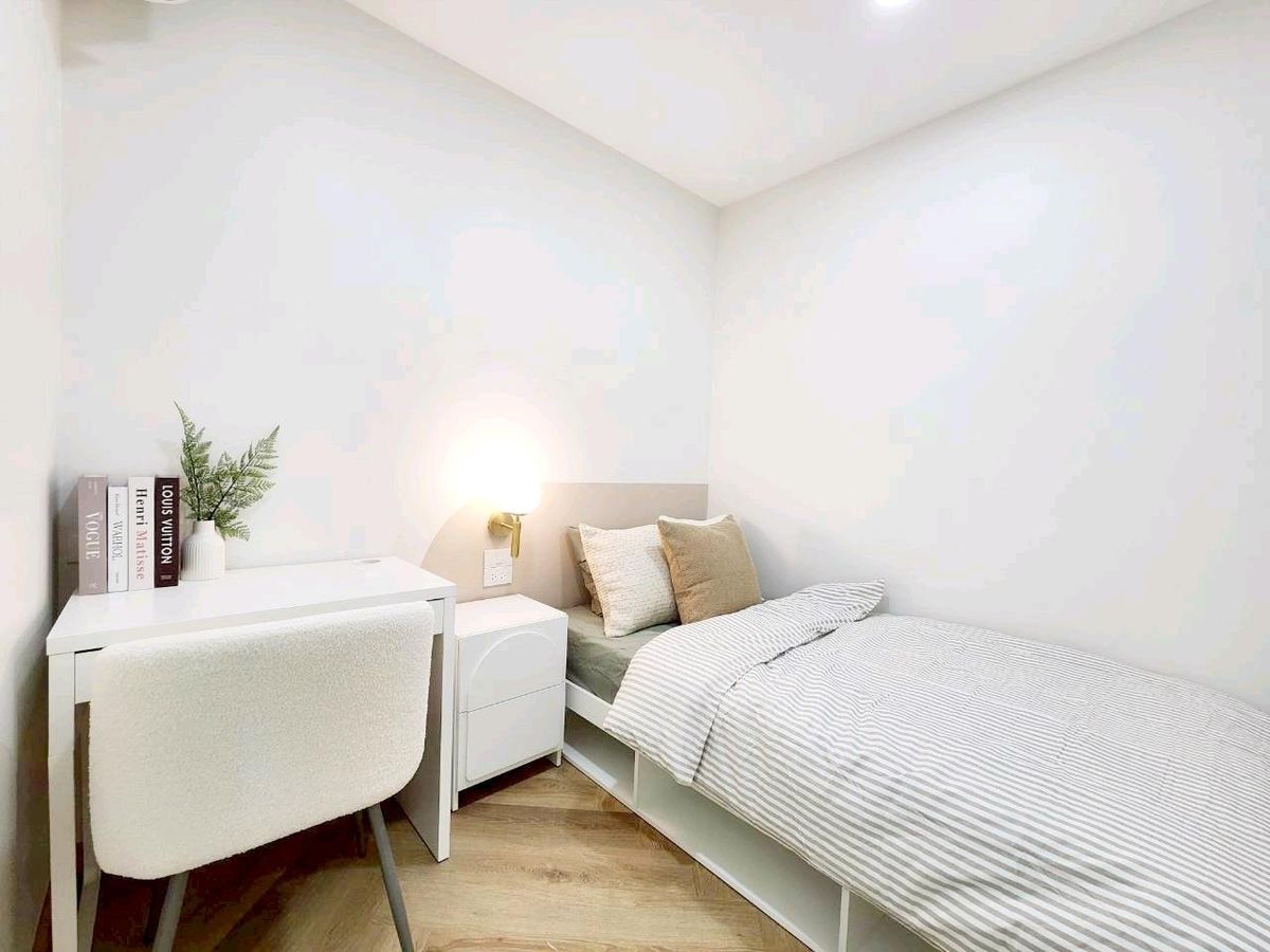 For SaleCondoPattanakan, Srinakarin : Condo 2 bedrooms, 1 water, development zone Near the train, only 150 meters, near the Srinakarin area, price 2, xx baht