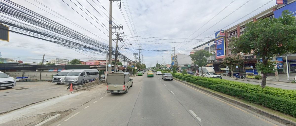 ขายที่ดินลาดกระบัง สุวรรณภูมิ : ขาย ที่ดิน โซนลาดกระบัง แปลงสวย เหมาะสำหรับทำโครงการหมู่บ้าน , คอนโด lowrise เนื้อที่ 12 ไร่กว่า