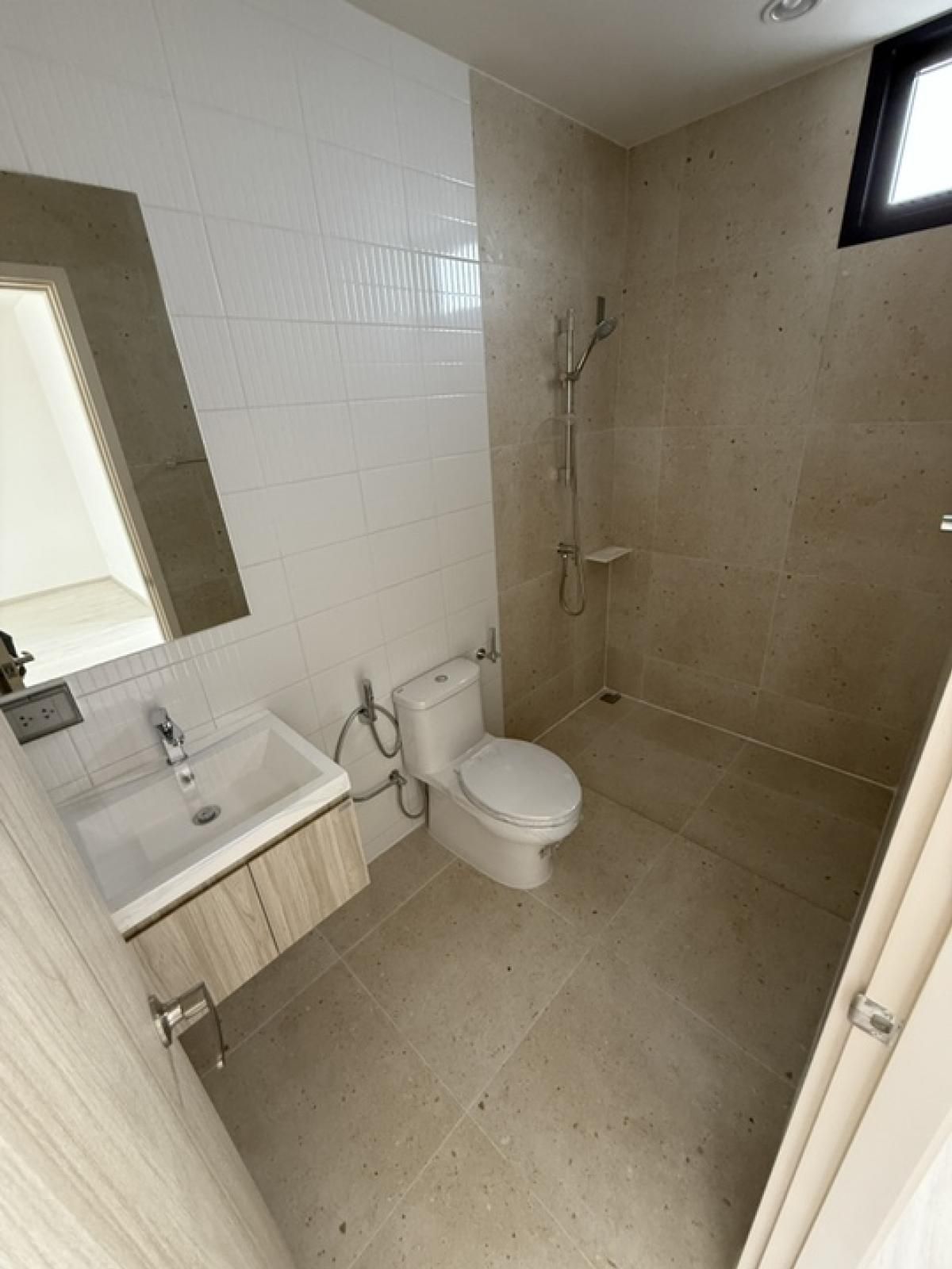 ขายอาคารพาณิชย์สุขุมวิท อโศก ทองหล่อ : 🏠อาคารแฝดสองหลังติดกัน 4 ชั้น ทำเลดี ใจกลางเมือง พร้อมที่จอดรถมากกว่า 10 คัน ทำเลดี  เดินเพียงไม่ไกลถึง BTS ช่องนนทรี และ MRT ลุมพินี