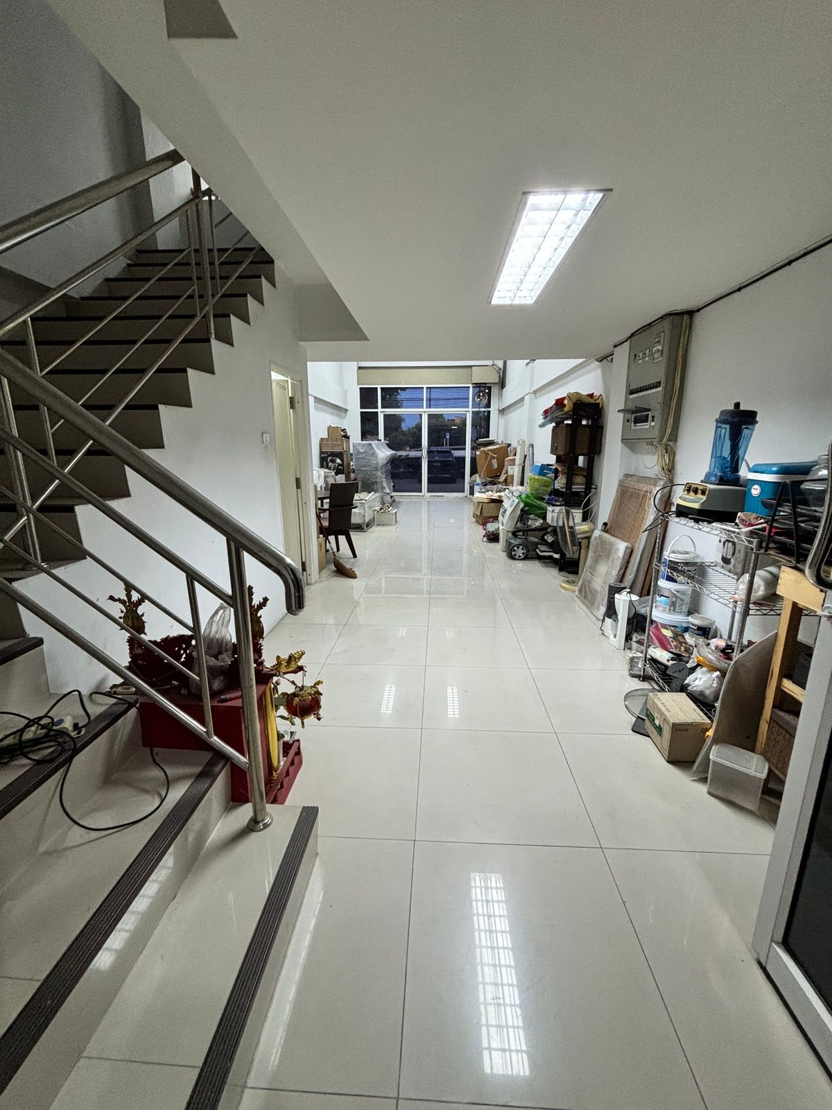 For RentShop HouseThaphra, Talat Phlu, Wutthakat : Rent- 4-story commercial Building, The British Kalapapruek