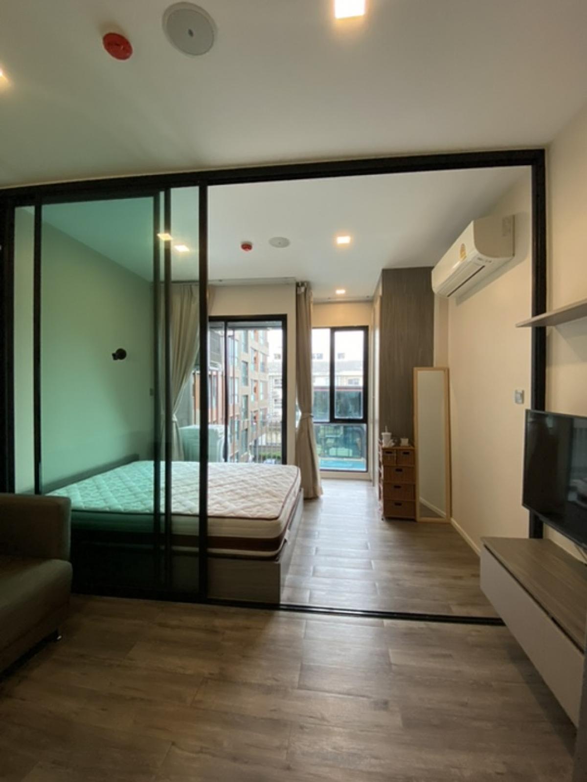 ขายคอนโดรัชดา ห้วยขวาง : 📌ขายยพร้อมผู้เช่า 1.99 ล้านบาท Brown Condo คอนโด Low Rise เฟอร์นิเจอร์คบ ด่วน!!!