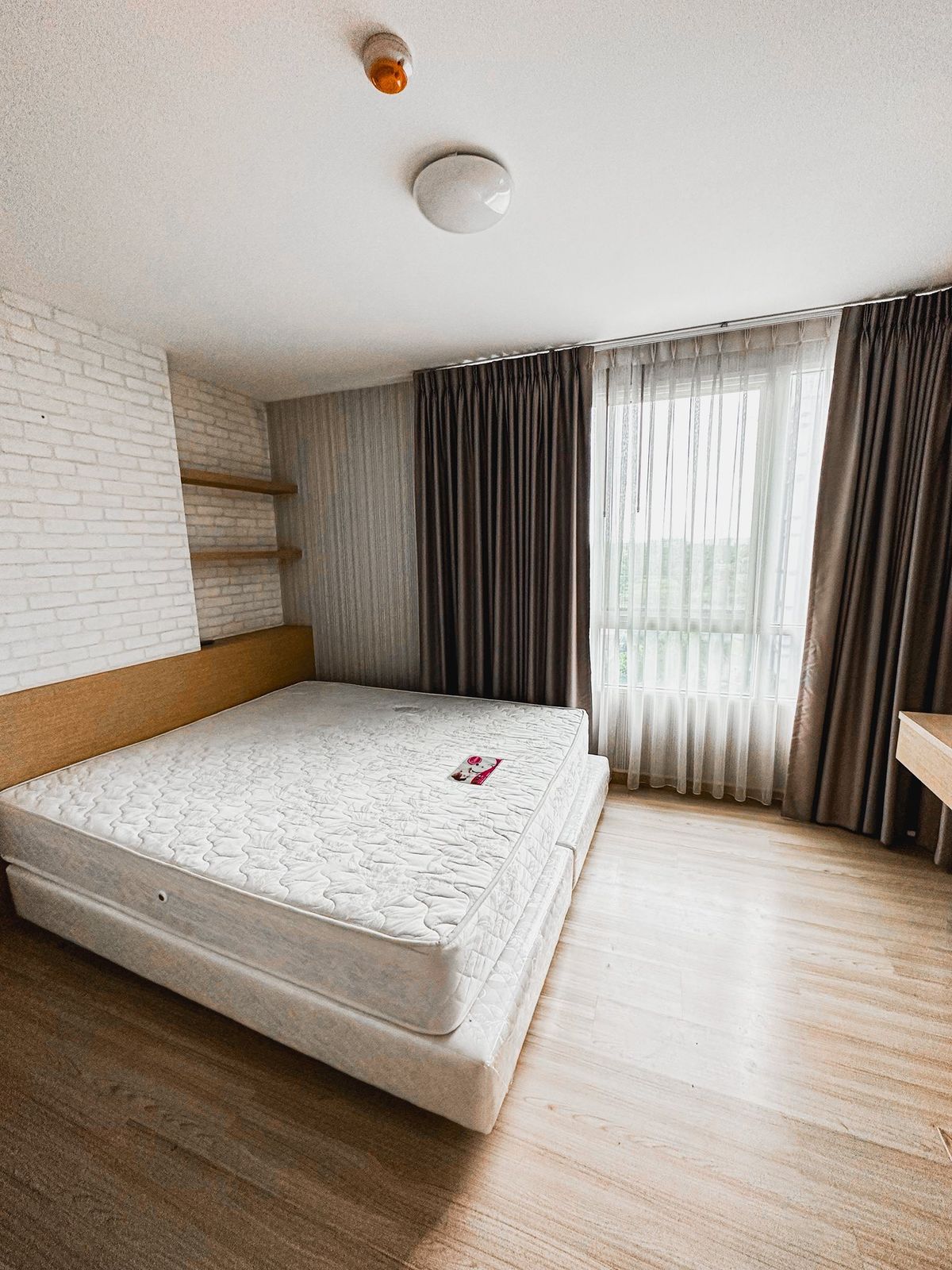For RentCondoPathum Thani,Rangsit, Thammasat : ✨😊For Ret & GT; & GT; Rill condo rungsit ⭐🔥 corner rooms B -6th floor, decorated Build in, attached to the wallpaper, beautiful room, full furniture Next to the Red Line, Lak Six Station #LV-MO1971