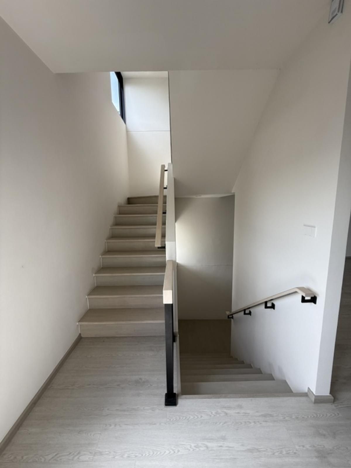 ขายอาคารพาณิชย์สุขุมวิท อโศก ทองหล่อ : 🏠อาคารแฝดสองหลังติดกัน 4 ชั้น ทำเลดี ใจกลางเมือง พร้อมที่จอดรถมากกว่า 10 คัน ทำเลดี  เดินเพียงไม่ไกลถึง BTS ช่องนนทรี และ MRT ลุมพินี