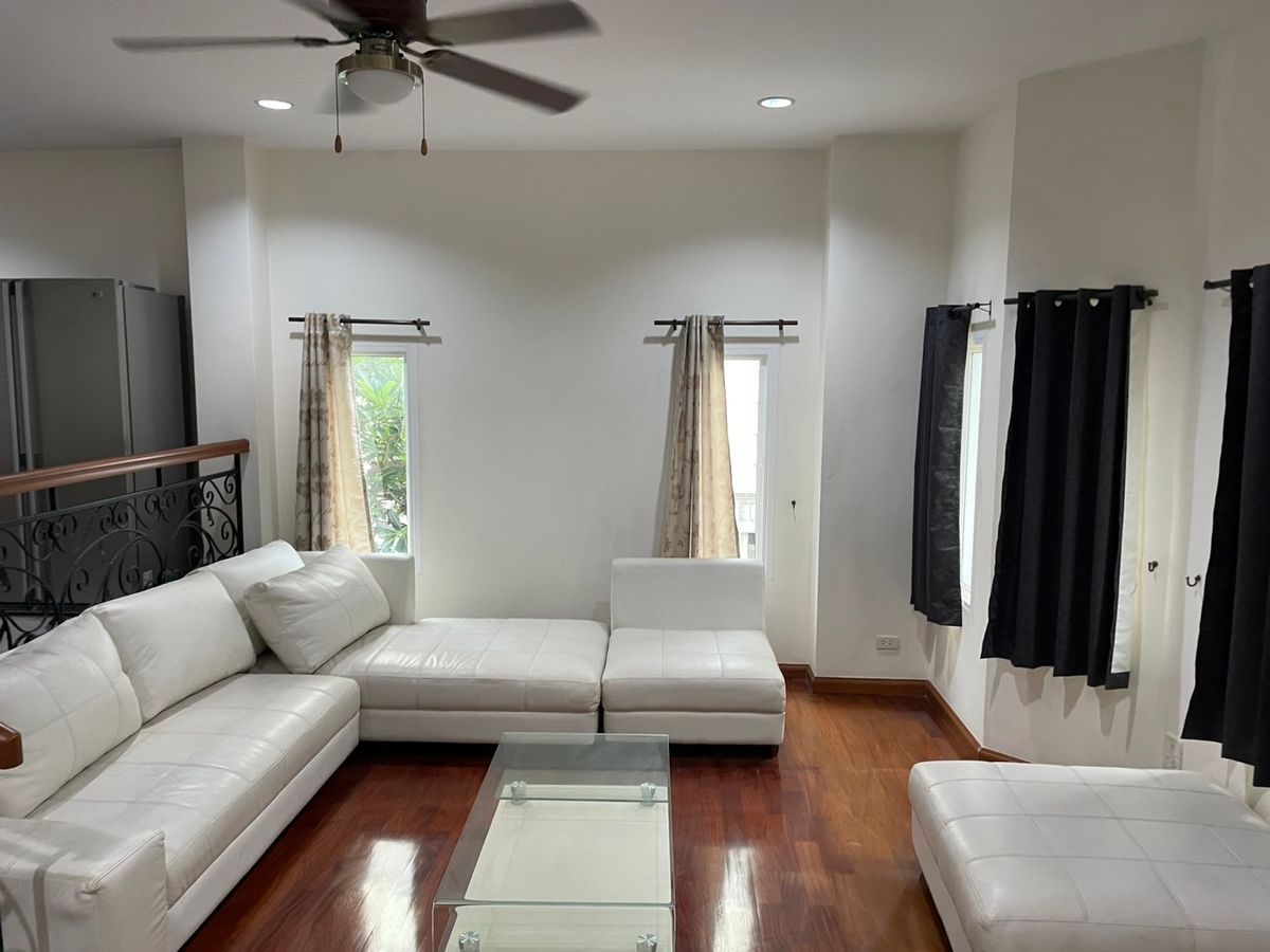 For RentTownhomeSathorn, Narathiwat : ✨ Luxury Townhome for Rent in Chong Nonsi Fully equipped with modern amenities in a peaceful, green environment. Conveniently located near BTS Chong Nonsi and MRT Lumpini for easy city access.