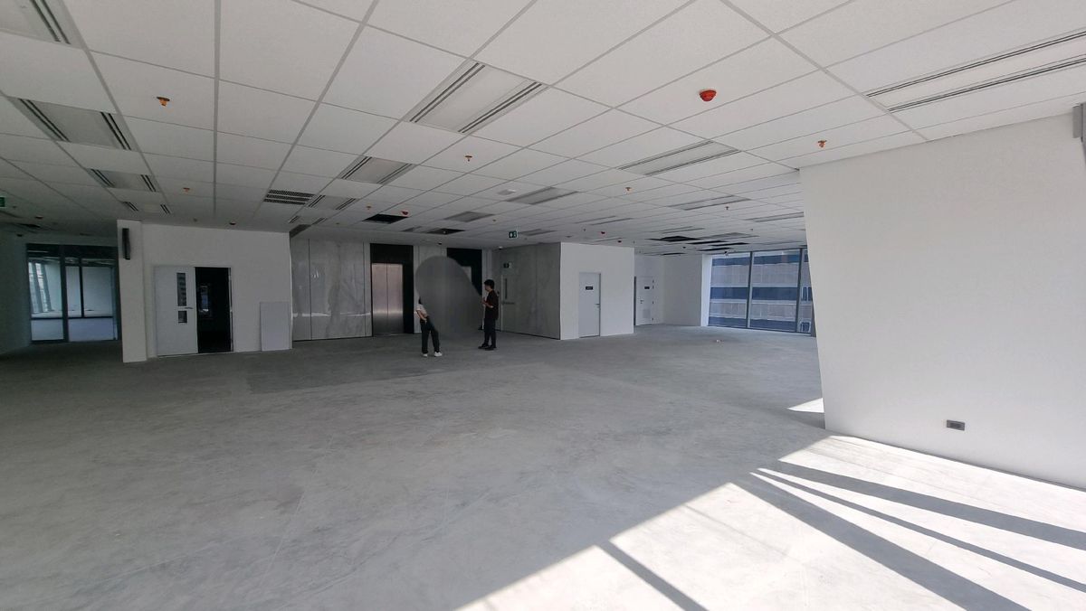 For RentRetail SpaceWitthayu, Chidlom, Langsuan, Ploenchit : Ploenchit Chidlom, rent a sales area of ​​307 sq.m., ceiling height 2.9 meters, beautiful building, luxurious building, good rent  