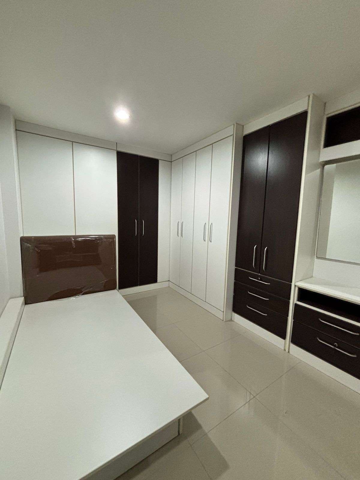 For RentShop HouseThaphra, Talat Phlu, Wutthakat : Rent- 4-story commercial Building, The British Kalapapruek