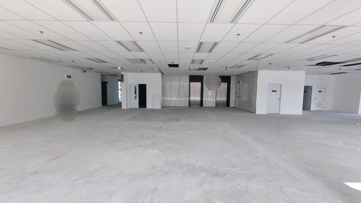 For RentRetail SpaceWitthayu, Chidlom, Langsuan, Ploenchit : Ploenchit Chidlom, rent a sales area of ​​307 sq.m., ceiling height 2.9 meters, beautiful building, luxurious building, good rent  