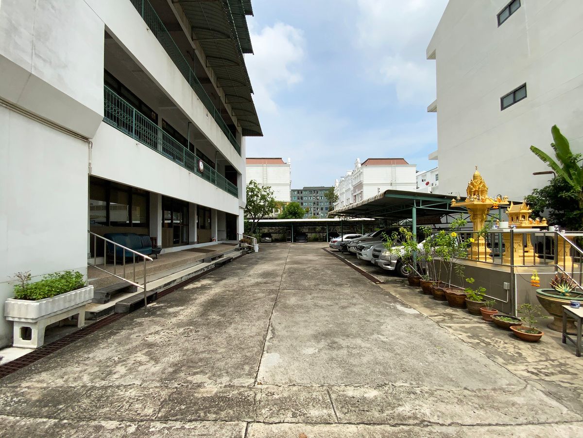 ขายที่ดินอ่อนนุช อุดมสุข : สุขุมวิท 101/1  ที่ดินพร้อมอาคาร 9 ชั้น  [Boon Estate]